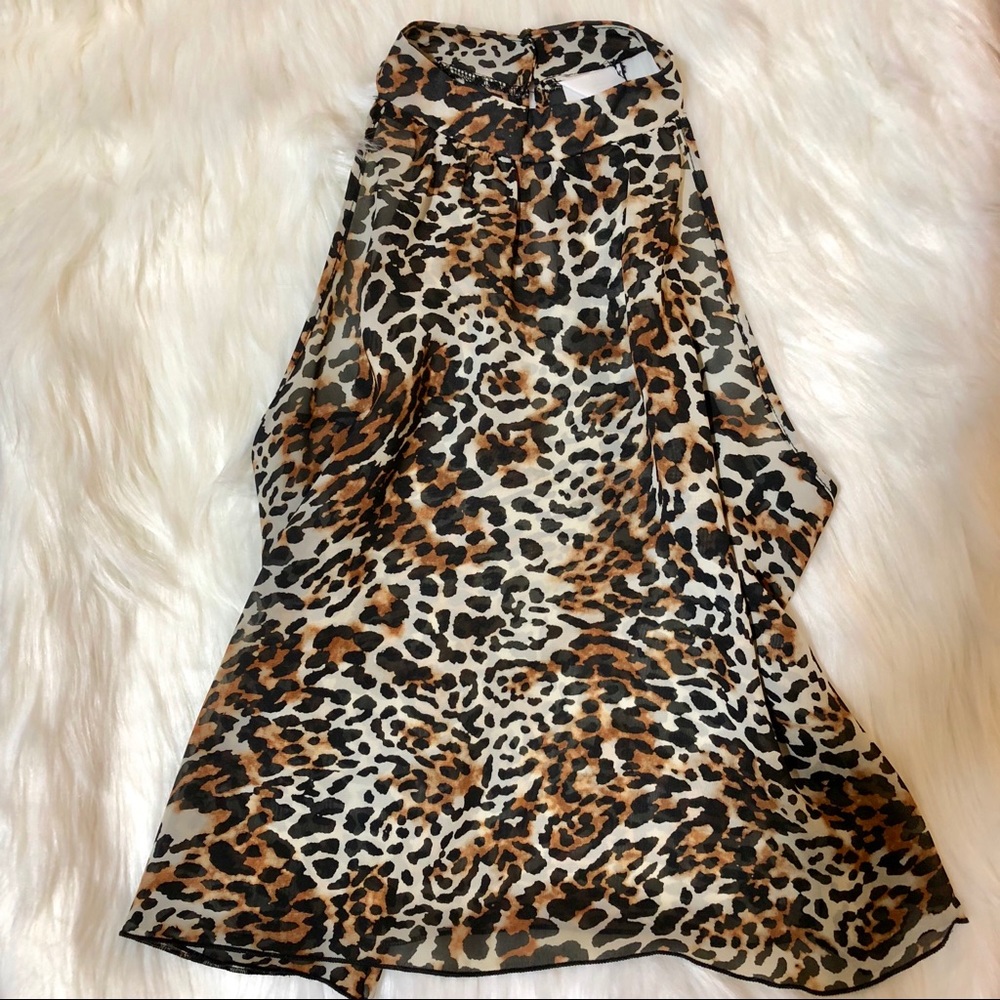 Lovely Cheetah printed halter blouse